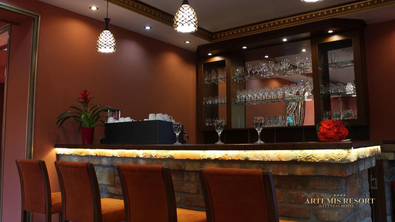 Artemis Resort Wellness Hotel Štúrovo Buitenkant foto