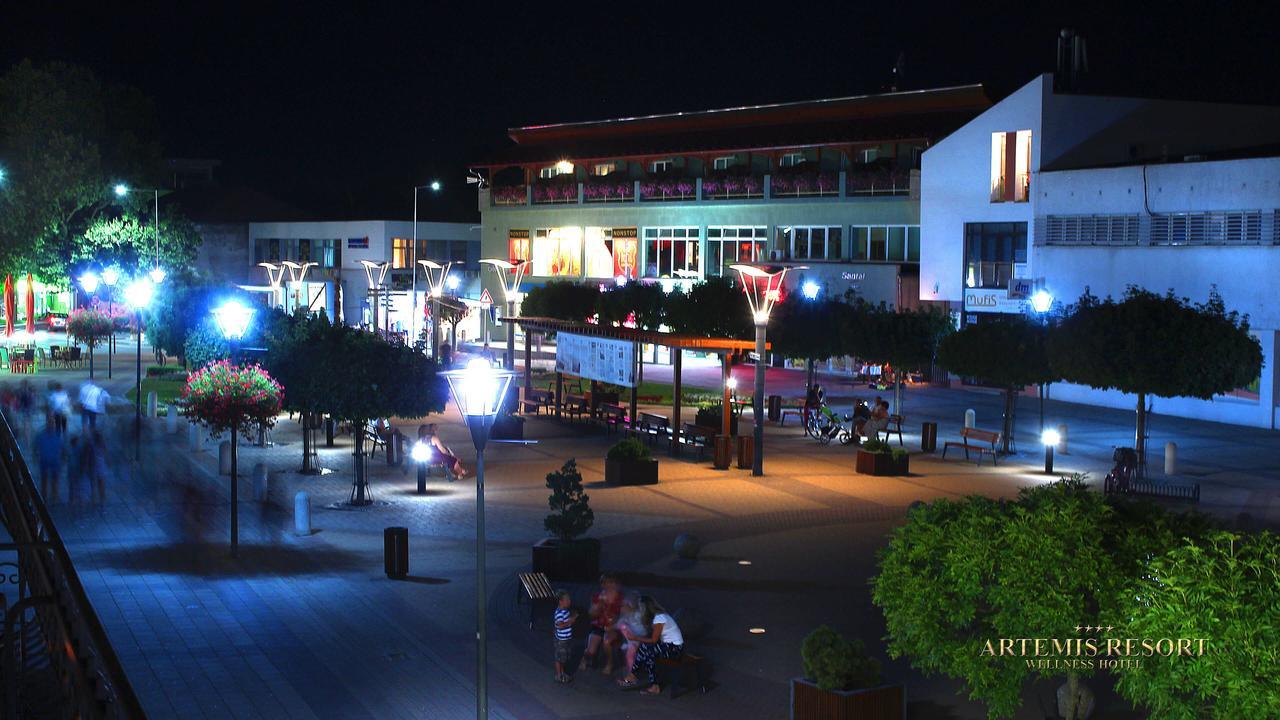 Artemis Resort Wellness Hotel Štúrovo Buitenkant foto