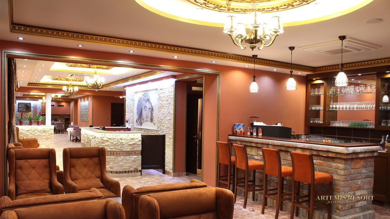 Artemis Resort Wellness Hotel Štúrovo Buitenkant foto