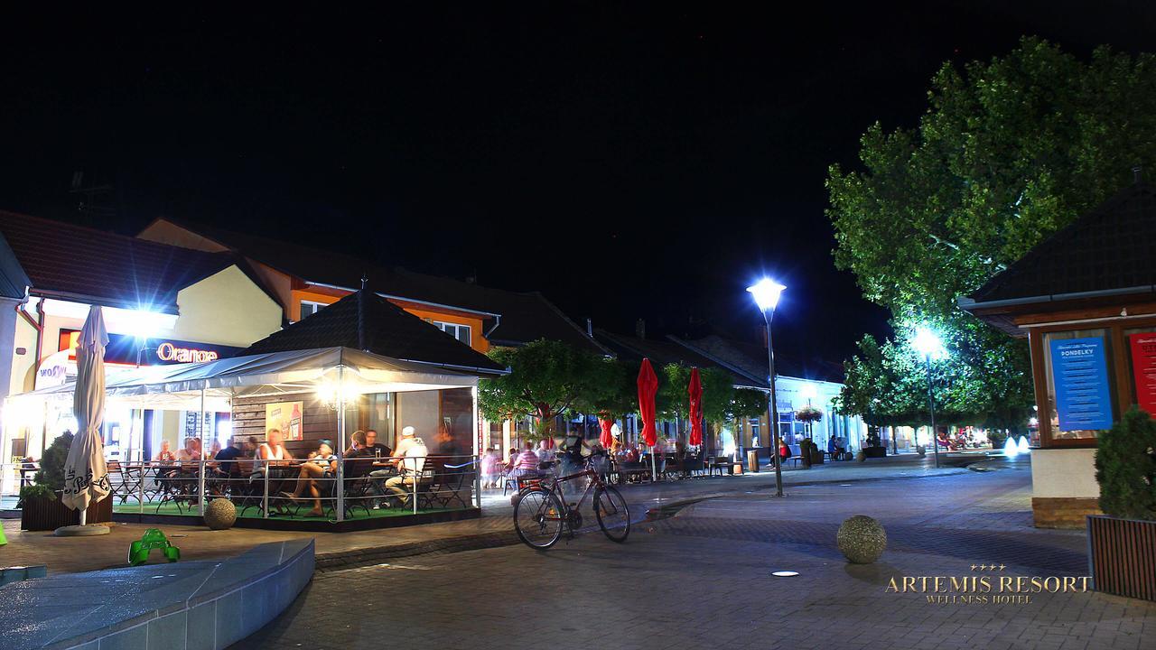 Artemis Resort Wellness Hotel Štúrovo Buitenkant foto