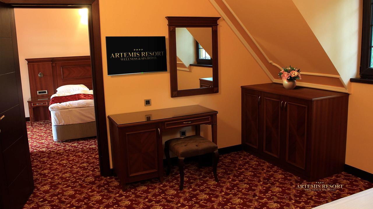 Artemis Resort Wellness Hotel Štúrovo Buitenkant foto